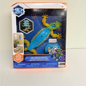 HEXMODS Colorful Wall Climbing Chameleon Toy